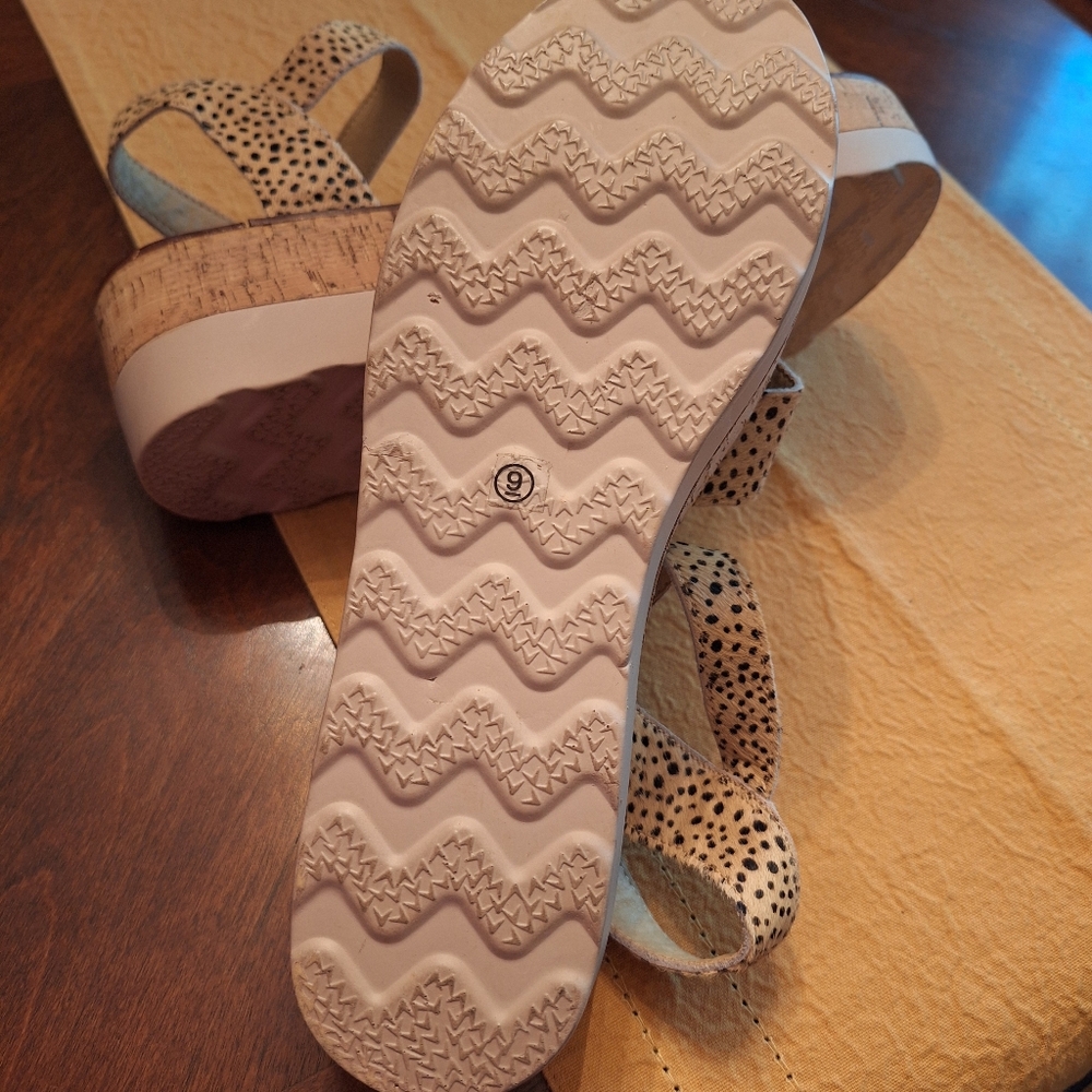 NWOT leather BOUTIQUE BY CORKYS furry platform flatform sandals si… - Picture 13 of 15